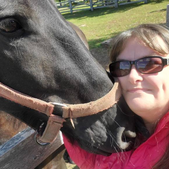 Meet your Posher, Crissy - Picture 1 of 1